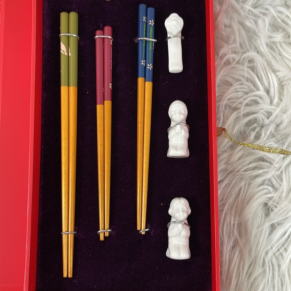 Yunhong Fine 3 Chopsticks Set With Rests
